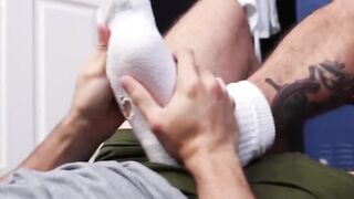 MaleFeetXXX.com - Dominant Vinni jerks his cock while receiving a footjob from hunky
