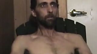 MenWorkinXXX.com - He finally gets the chance to jack off his hard cock