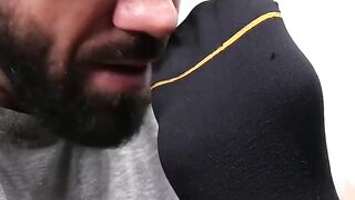 MaleFeetXXX.com - Young hunky stallion's feet worshipped intensely