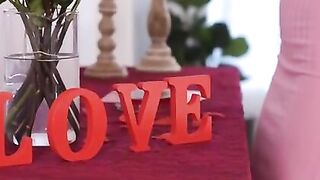 Love inside the Time of Lust Ella Reeses Valentine Vergil.
