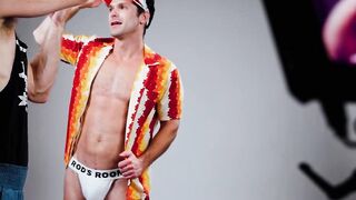 Hunk Derek irresistibly kissed Devin in an erotic photoshoot
