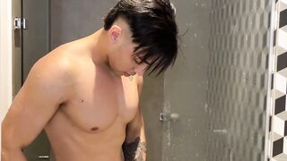 Solo latino muscle boy jerking big cock