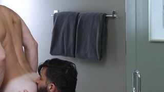 Bearded hunk Adam Ramzi drills Liam Hunts tight asshole raw