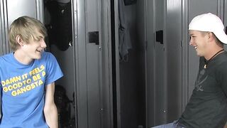 Twinks hook up in locker room and do oral with rough banging