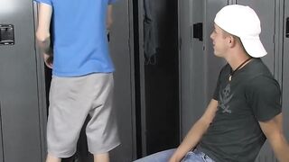 Twinks hook up in locker room and do oral with rough banging