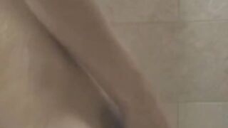 Twink Kaylo Riley masturbates after a seductive shower scene Hoe 2