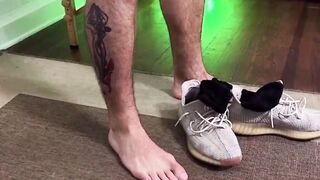 MaleFeetXXX.com - Handsome Vinni relaxes with a naked foot worship session by a lustf