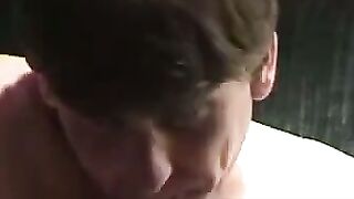 MenWorkinXXX.com - Average looking butt muncher enjoys pocket pool solo