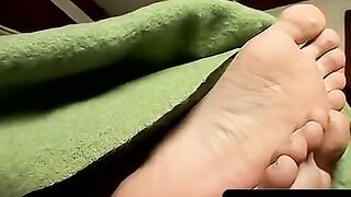 ToesXXX.com - Gay Boomer Jacoby's jerk off and foot cum session