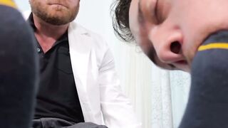 MaleFeetXXX.com - Hottie Dan sucks lovely feet and receives a footjob from lustful Ri