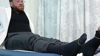 MaleFeetXXX.com - Hottie Dan sucks lovely feet and receives a footjob from lustful Ri