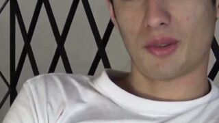 Twink buddies Remo and Santi gobbles each other cocks until cumshot