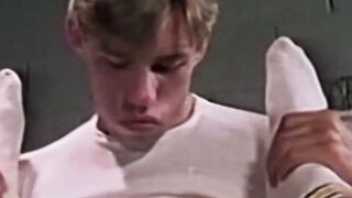 RetroDudes.com - Blonde retro Jeff Carson dominated by Tim Kramers mouth and huge coc