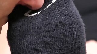MaleFeetXXX.com - Asian hunk Axel strokes vigorously during feet play
