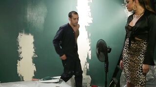 Brunette Jessica Fox fucks the sweaty asshole of hairy stud DJ