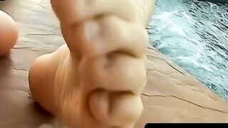 ToesXXX.com - Young jock's foot reveal with a massive erection