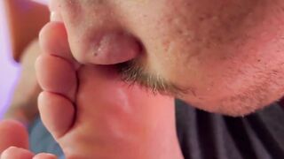 Hunky Chase Lachance let hot Dan Edwards sniffs and worships his feet