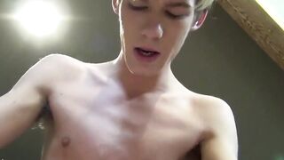 Amateur young men decide to film their first bareback anal