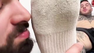 MaleFeetXXX.com - Tattooed Matteo's satisfaction in a bearded guy's feet worship sess