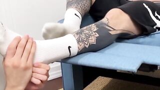 MaleFeetXXX.com - Tattooed Matteo's satisfaction in a bearded guy's feet worship sess