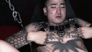 KawasakiYoshi.com - Georgi MitevFF amazed by how deep his fist goes into Yoshi Kawasa