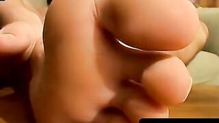 ToesXXX.com - Young athletic amateur's toe reveal and masturbation adventure