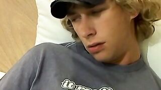 Hot smoke and suck action with seductive cute twink Hoe 2