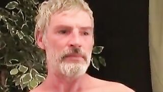 MenWorkinXXX.com - Solo older amateur shows off his cock jerking prowess