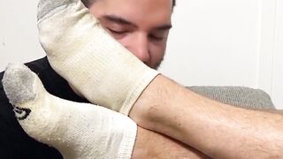 MaleFeetXXX.com - Lustful Thom's sniffing and sucking of muscular Joey J's big bare f