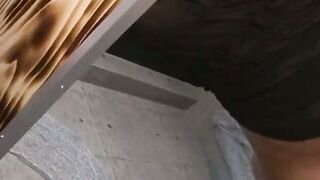 ギロチン拘束イラマと電マ責め
