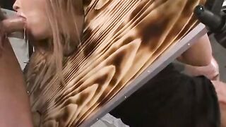 ギロチン拘束イラマと電マ責め