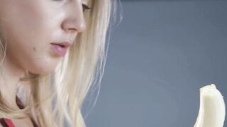 Blonde Bombshell Oxanas Juicy Obsession