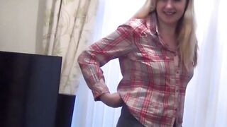Blonde Bombshell Mona Summers Redefines Foreplay with a Sizzling Satisfier