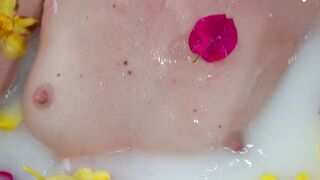 Sultry Suds and Savage Fingers starring Candice Demellza