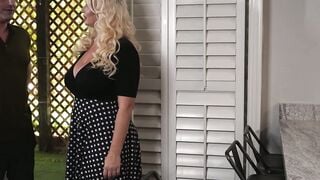 Pegged and Played A Chubby Dominatrixs ThighMaster