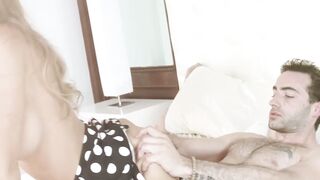 Sultry Seduction A Night to Remember with the Aging Cougar