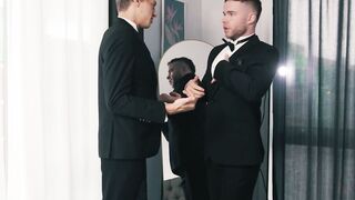 UNLEASHED Broke Straight Grooms Hometruths  Will Best Man Tyler Turn Up the Heat