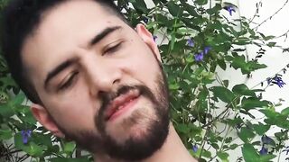 Bearded Desire Felixs tender mouth Worshiped by Mauris
