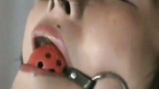 鼻責め三点針貫通