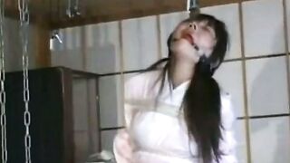 鼻責め三点針貫通