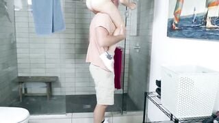 Virgin Bliss Skylar Valentine Surrenders to Sean Lawlesss Lust