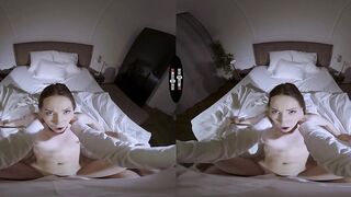 DarkRoomVR - bimbos solves a problem with own cunt