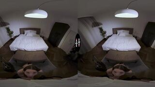 DarkRoomVR - bimbos solves a problem with own cunt