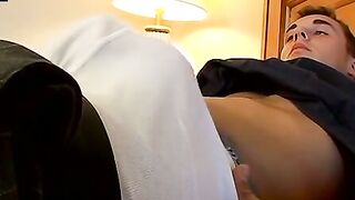 Savvy Solo Showdown Inked Hunk Spreads His Love