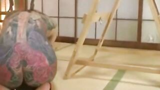 肌離れ刺青美少女を拘束と調教責め