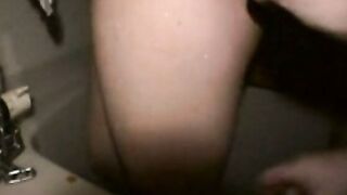 水着美女でプールサイドエンサー