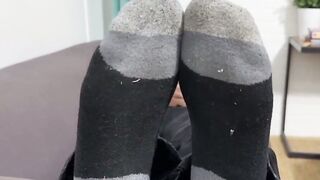 SoleMatesXXX.com  Drew Harpers Giant Feet Get a Workout