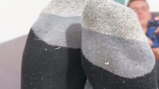 SoleMatesXXX.com  Drew Harpers Giant Feet Get a Workout