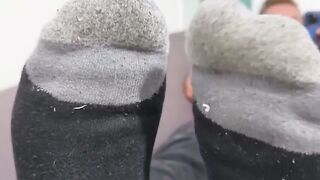 SoleMatesXXX.com  Drew Harpers Giant Feet Get a Workout