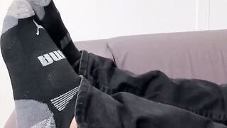 SoleMatesXXX.com  Drew Harpers Giant Feet Get a Workout